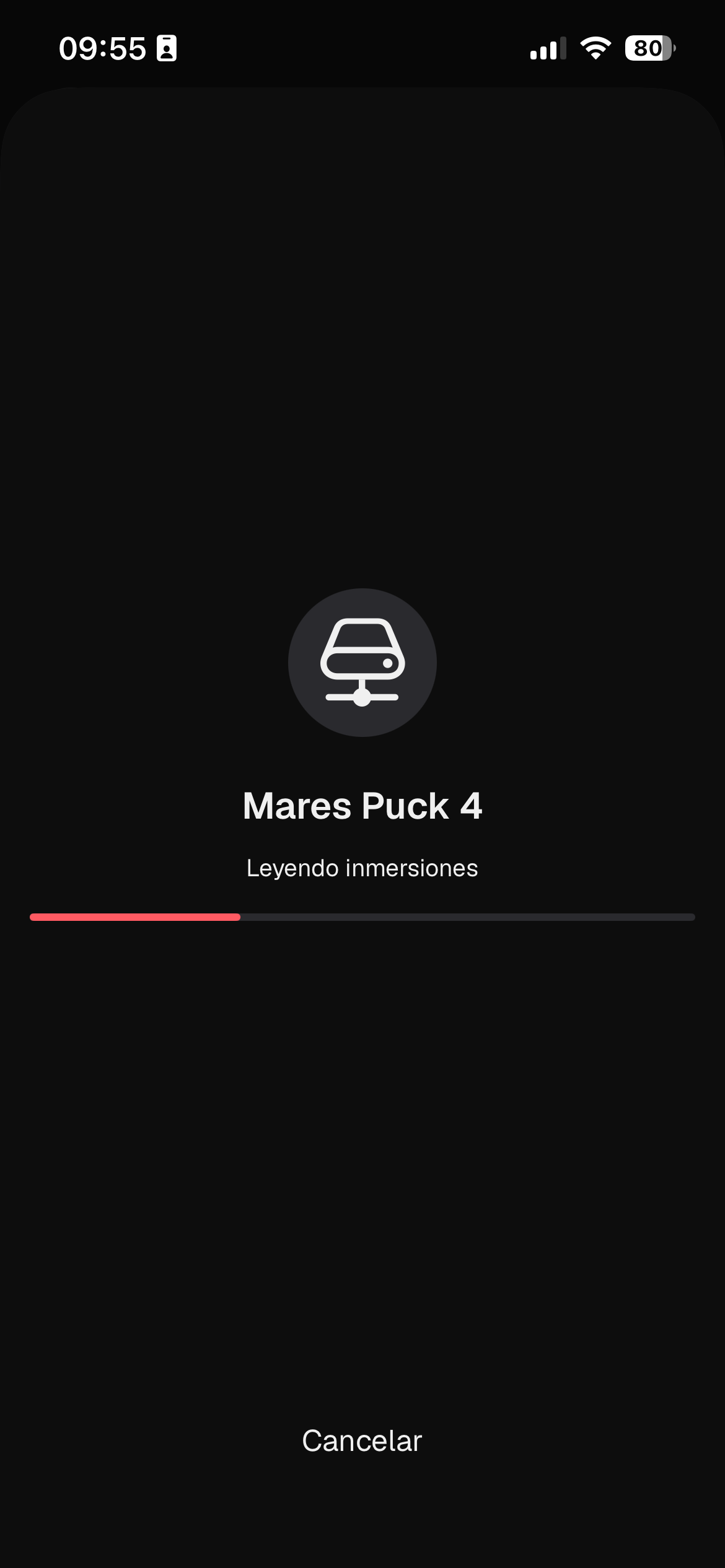 Divera leyendo las inmersiones de un Mares Puck 4 por Bluetooth
